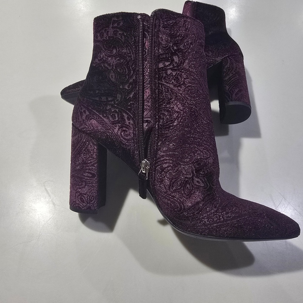Nine West Purple Paisley Velvet Ankle Boots Pointed Toe Block Heel 9M 9x9 Tech - Picture 9 of 12